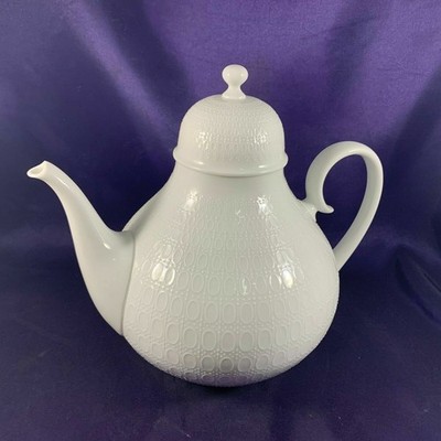 ROSENTHAL Studio Line  Romance Motif  White Teapot by Bjorn Wiinblad Germany