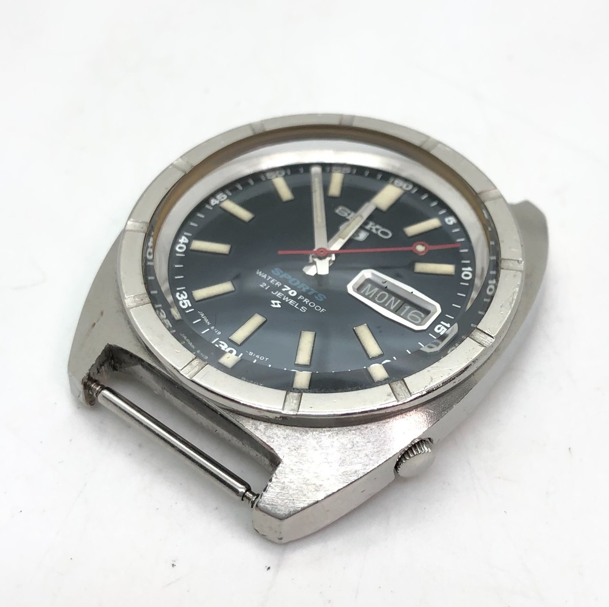 w2369] SEIKO 5 SPORTS 6119-8140 Automatic Day date 21J Vintage EX 