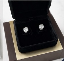 VVS1 Moissanite Earrings Passes the diamond t...