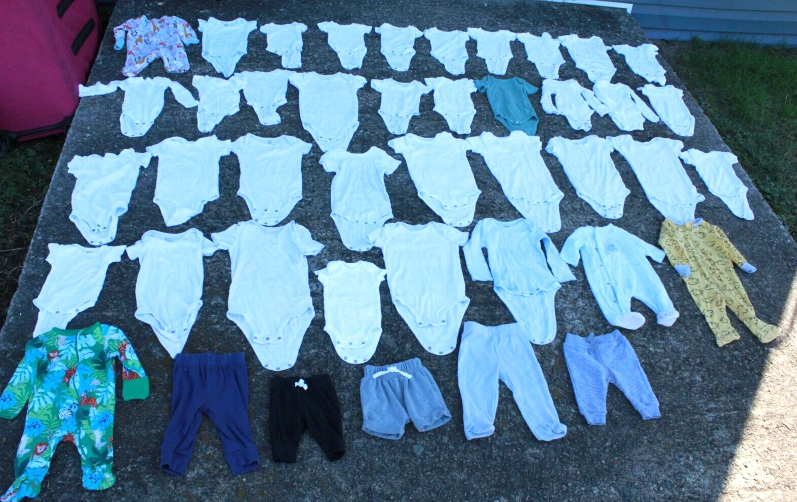 Huge 43 Pc Lot Baby Clothes Newborn-18months Gender Neutral WHITE Carters Gerber
Opens in a new wind