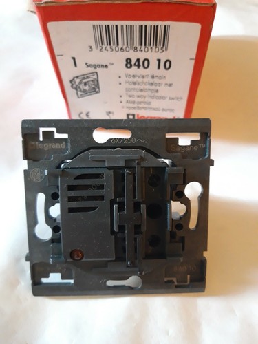 Interrupteur Va-et-Vient Legrand Sagane 84008 - Avec Voyant Lumineux (Voyant Non Inclus)