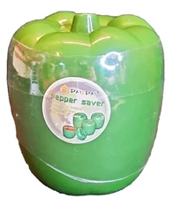 Day 2 Day Pepper Saver Keeper Storage Container  Keeps Fresh Longer Green (T107)