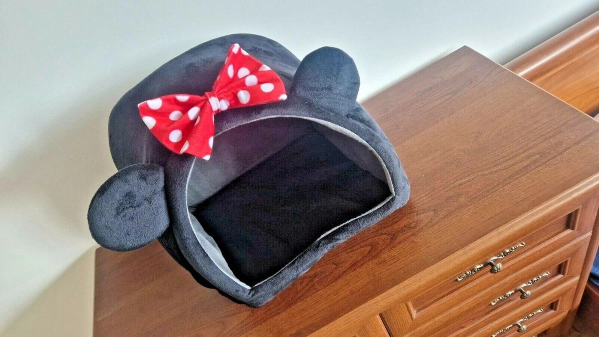 Minnie mouse top cat bed