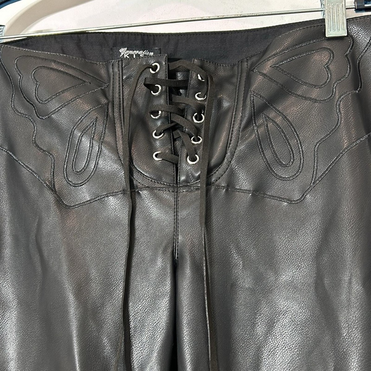 W FACE VEGAN LEATHER FLARE TOPS クラネ Black Vegan Leather Top - Long Sleeve Crop Top - Button