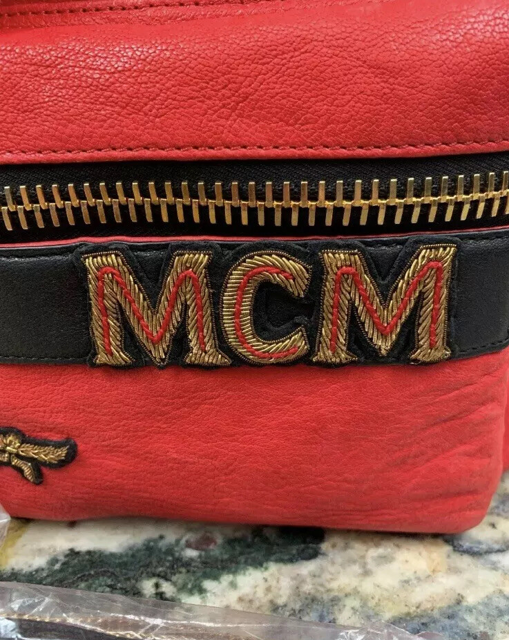 L@@k! Auth MCM Unisex Stark Leather Lamb Skin Fur Insignia Backpack Red $2100 Auth MCM Unisex Stark Leather Lamb Skin Fur Insignia  main image 2