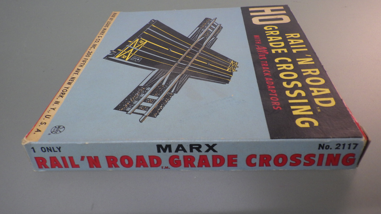 Vtg 1960s MARX HO Slot CarTrain Track Rail & Road Grade Crossing w