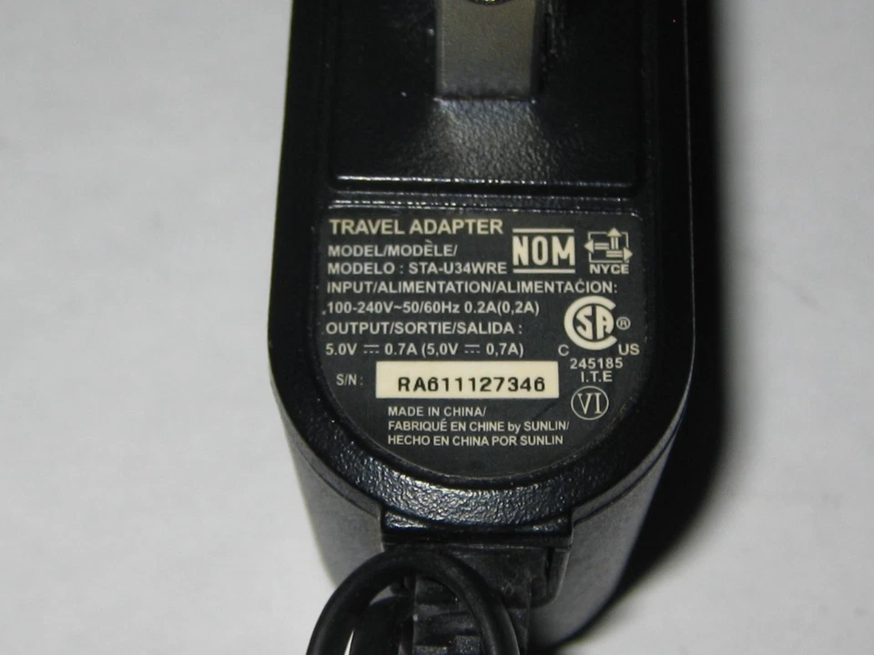ADAPTADOR DE VIAJE LG MODELO #STA-U34WRE 5V----0,7A Foto 3 de 4