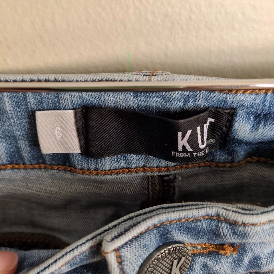 KUT FROM THE KLOTH Ana High Rise Fab Ab Flare Jean Light Wash Stretch Women's 6 - Image 3 of 4