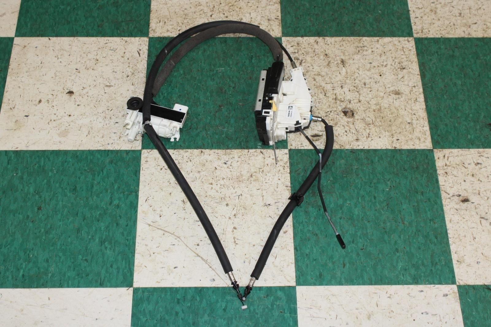 Maserati Quattroporte 2014-2024 Front Left Door latch P/N 6701758217