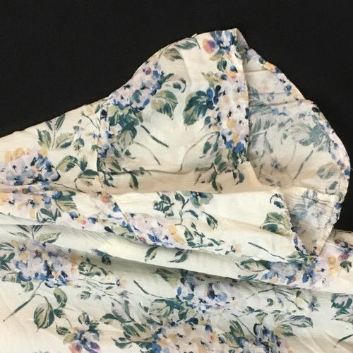 Torrid 2 , 2X top ivory floral print crinkle lace up back flutter 3/4 sleeve - Picture 4 of 6