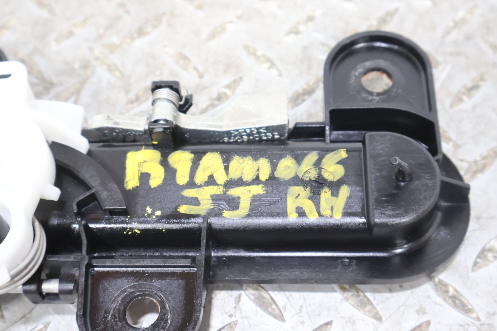09 Aston Martin V8 Vantage Right Exterior Door Handle (California Sage AST1338D)