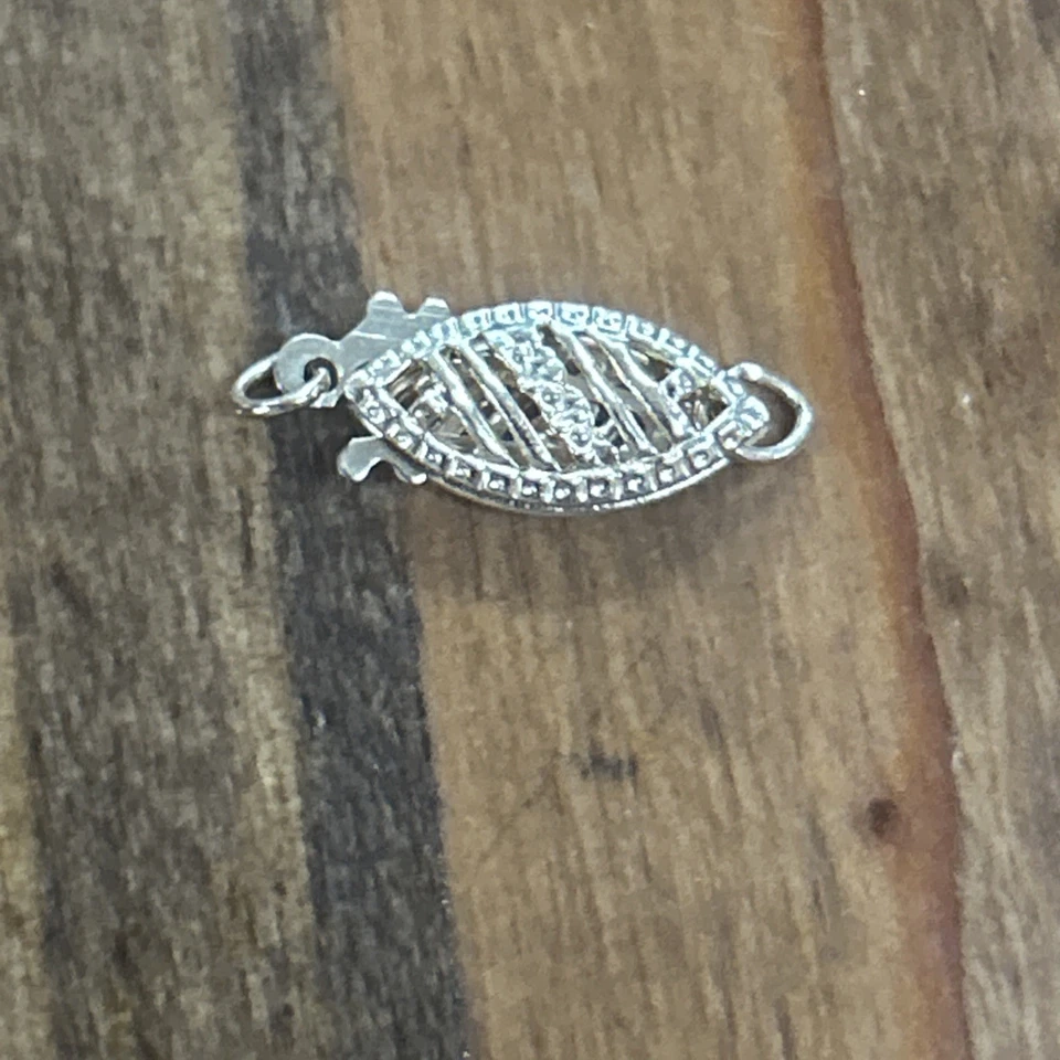 Vintage 14K Gold Marquise Filigree Fish Hook Clasp .31 Grams - Image 3 of 4