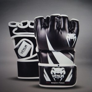 VENUM Challenger MMA Muay Thai MMA Gloves Size Med Black/white New In Package