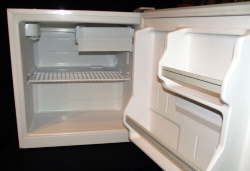 Haier Refrigerator - compact refrigerator, white, free-standing. - Picture 3 of 9