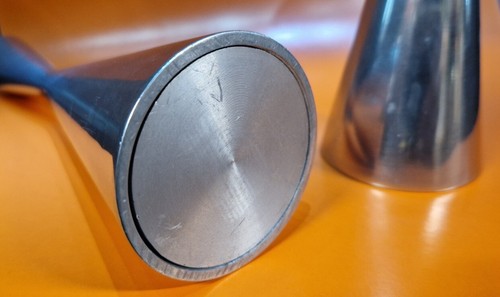 Mid-cenury retro modernist Scandinavian inspired tapered pair of candlesticks - Picture 14 of 15