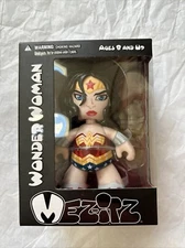 WONDER WOMAN MEZ-ITZ DC DESIGNER VINYL 6" MEZCO TOYZ