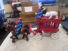 VINTAGE OVERLAND CAST IRON CIRCUS WAGON,BEAR , 2DRIVER HORSEMEN DRIVERS READ