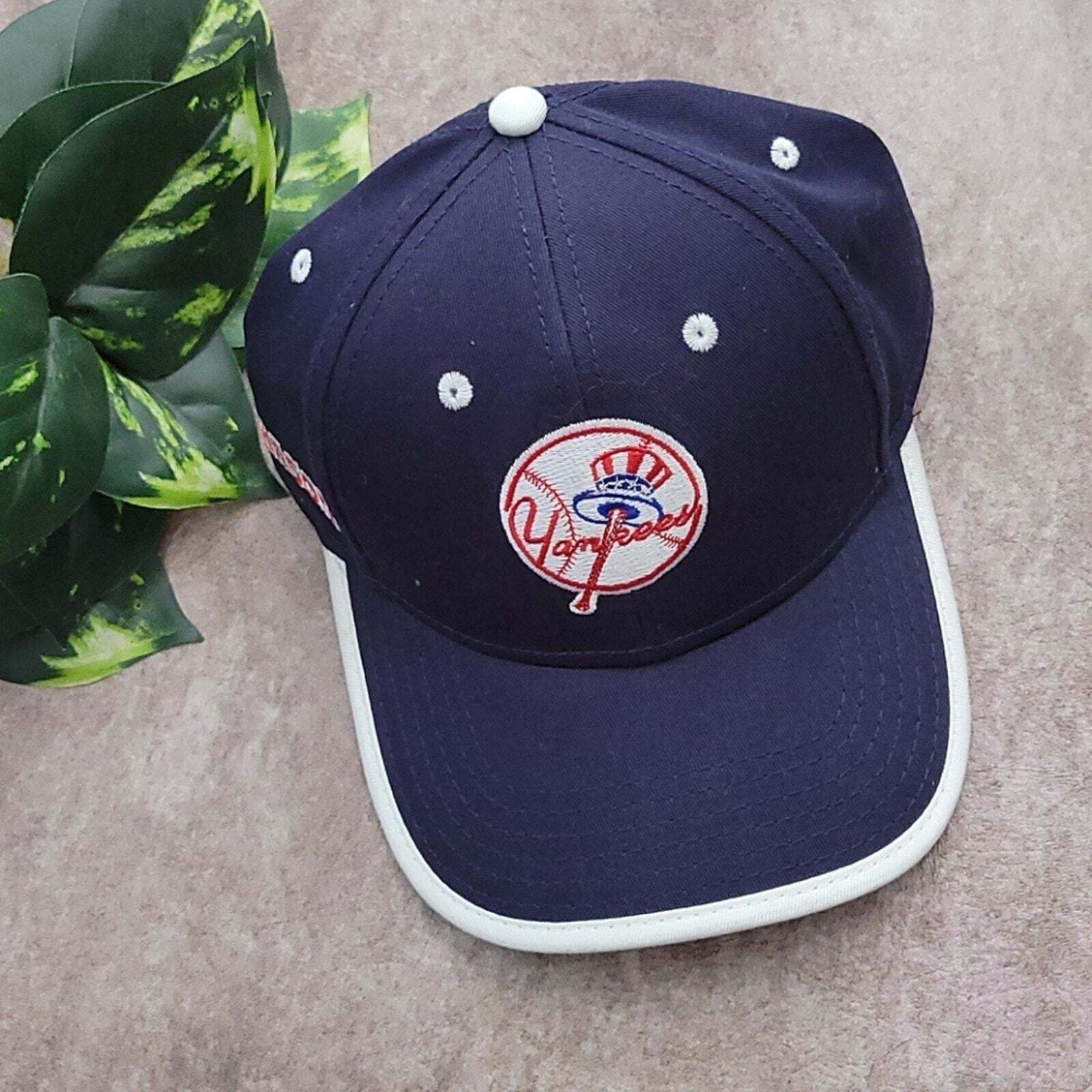 Genuine Merchandise NY Yankees Navy Blue Cotton Baseball Cap Adult OSFM