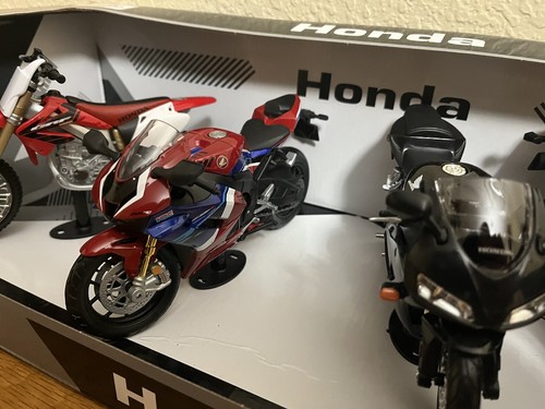 Maisto 1:12 Scale Diecast Honda Motorcycles / Motorbikes - Set of 4 Brand New - Picture 9 of 17