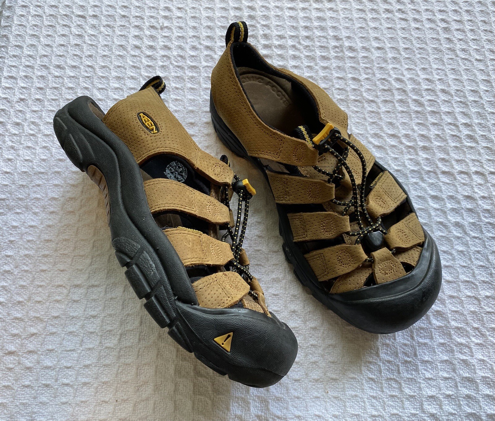 Sandali KEEN Newport in pelle traforata per escursionismo sport acquatici marrone chiaro donna 9