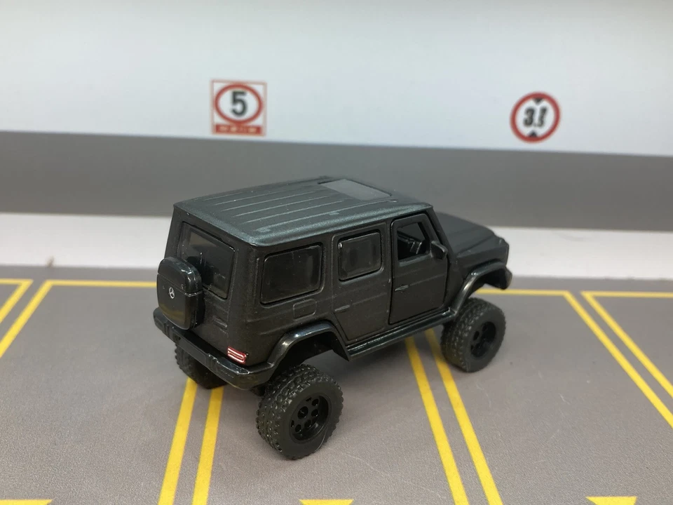 Camión Mercedes-Benz G 580 2024 elevado 4x4 1/64 diecast personalizado todo terreno caja de fósforos Foto 4 de 4