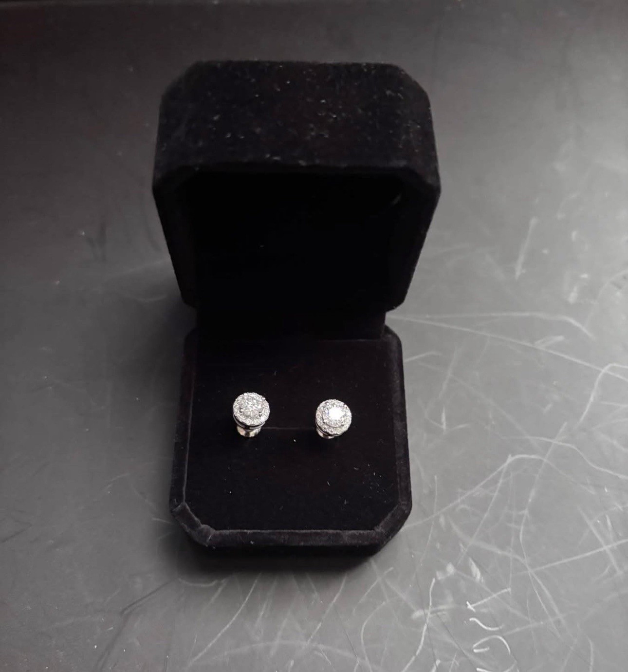 VVS1 Moissanite 4MM Stud Earrings in 925 Sterling Silver GRA Certified