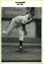 1992 Press Photo Albany-Colonie Yankees baseball pitcher Jeff Hoffman throwing