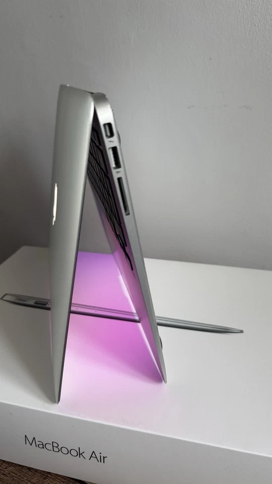 Apple MacBook Air 13" 2015 · i7 · 8GB · 250GB, photo 4 of 5