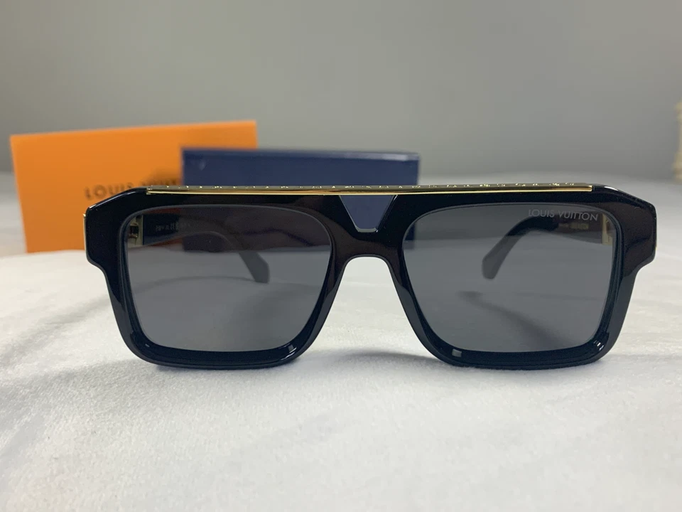 Louis Vuitton Z1801W Mens Sunglasses Black & Gold | Pre-Owned | - Image 2 of 4