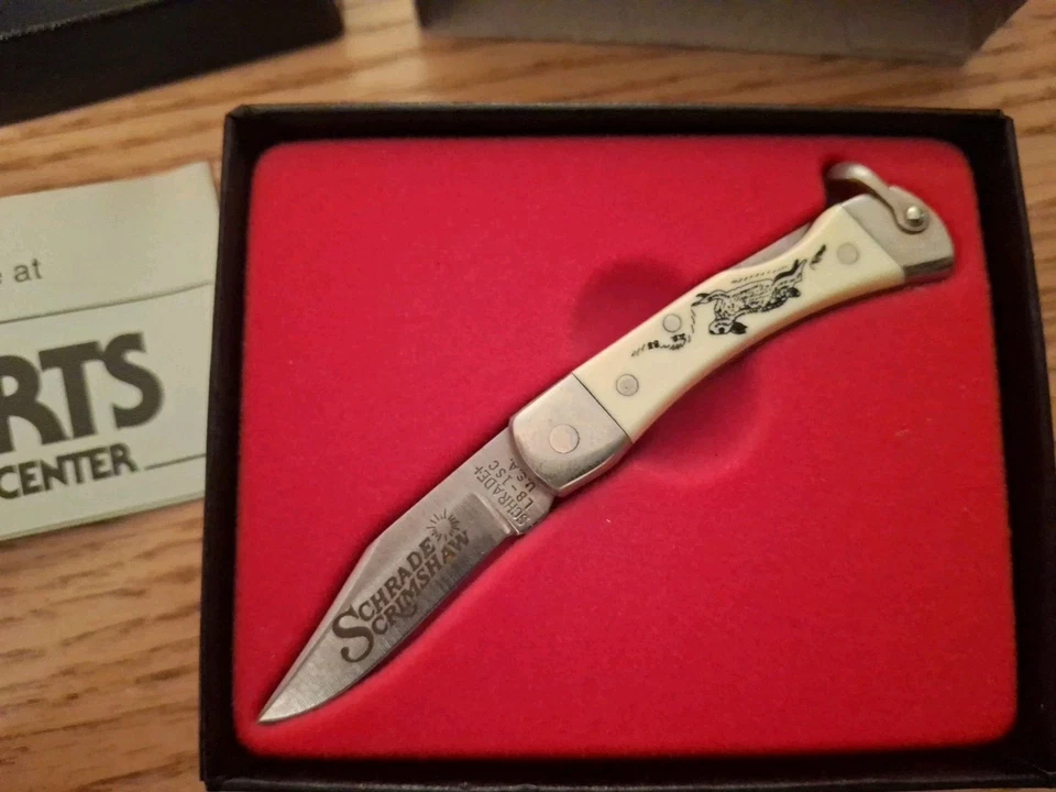 Navaja de Bolsillo Schrade + USA LB-1 SC Scrimshaw "Rabbit" Lockblade de Colección Nueva de Lote Antiguo Foto 2 de 2