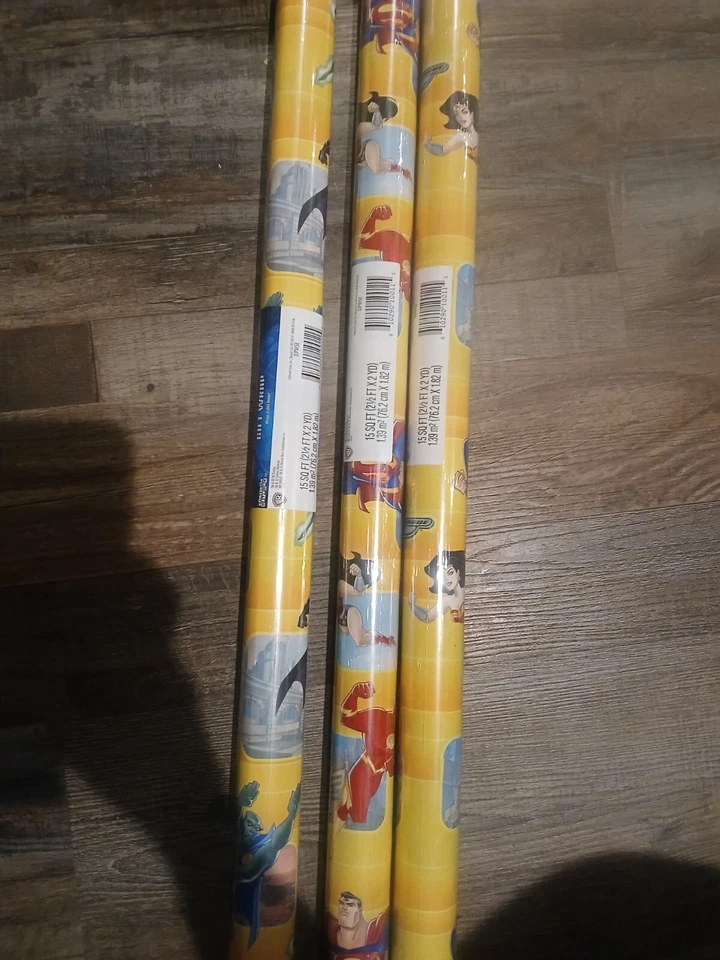 3 Justice League 15 SQ FT. Each Wrapping paper - Image 2 of 4