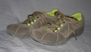 clarks women's walking trainers