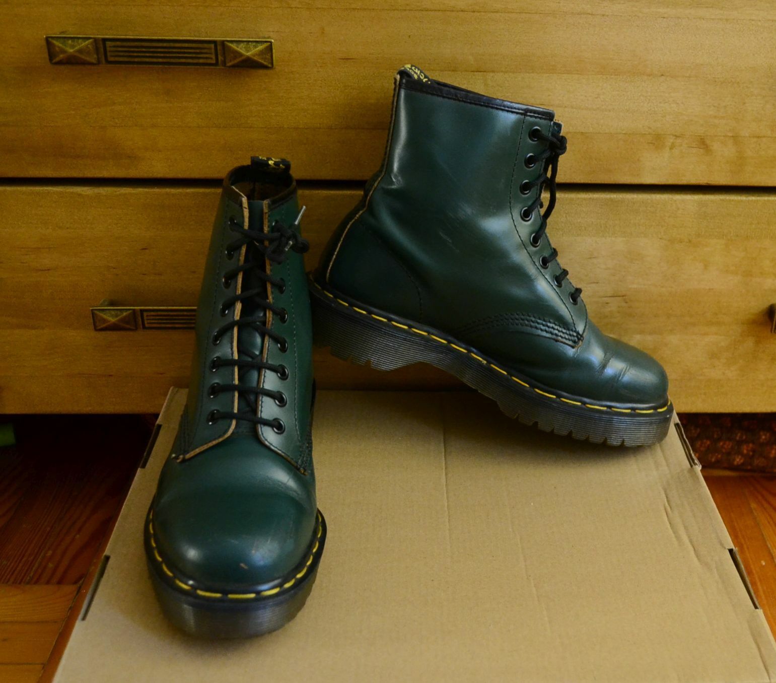 onpeilbaar koper Verwisselbaar Dr Martens, Green Air Cushion Soles, Women's Shoes, Size UK 6 EU 39 | eBay