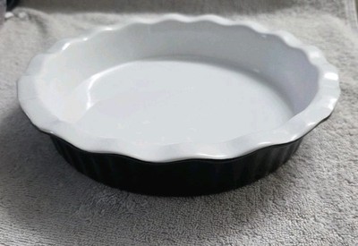 Bialetti Casa Italia Black Stoneware Ruffled Edge Bakeware/Serveware Pie Plate