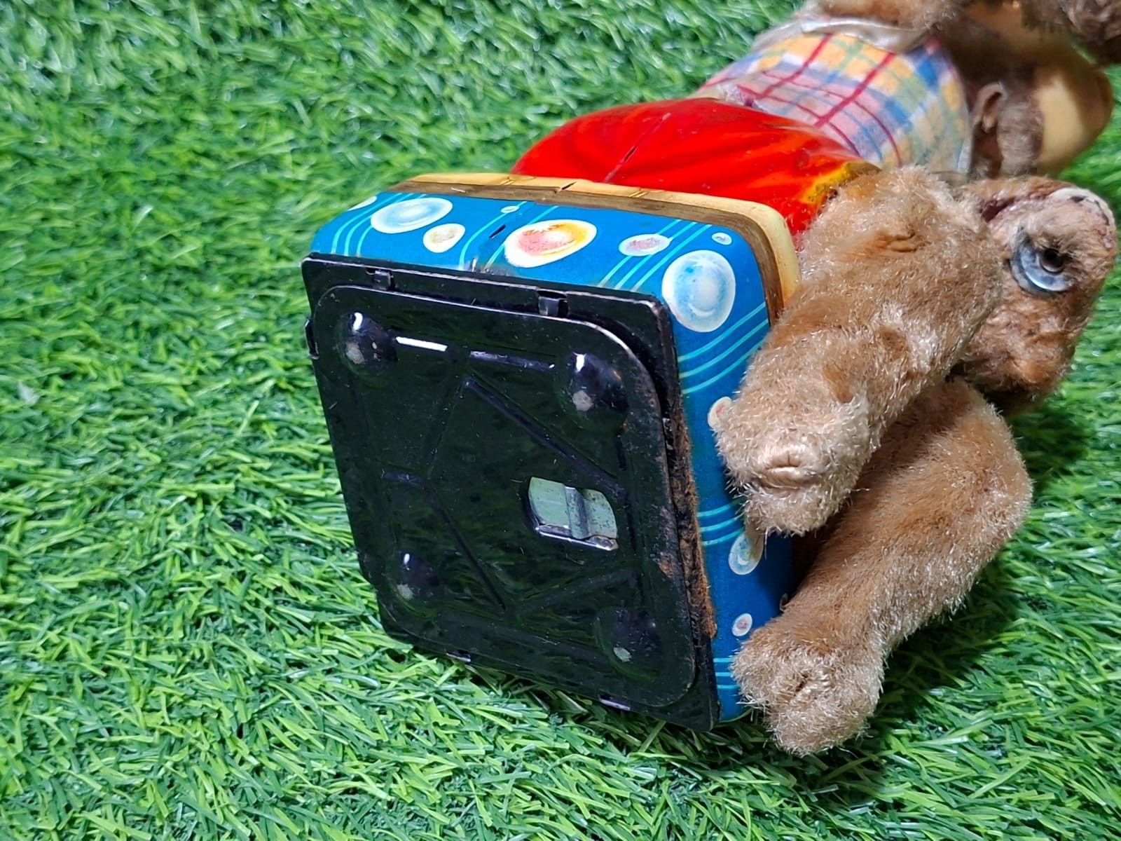 Alps Monkey making bubbles - battery operated - Japon