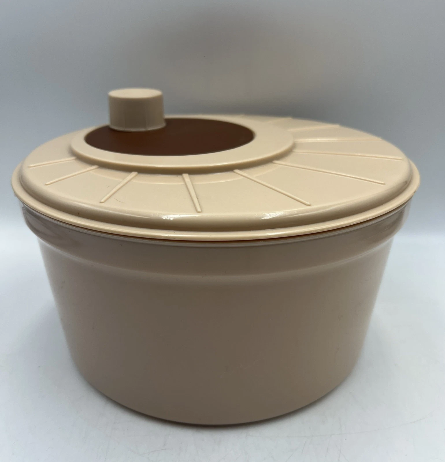 Vintage Retro 1980s Sturdy Salad Spinner Beige & Brown Props TV Film Theatre Vgc
Opens in a new wind