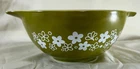 Pyrex 442 Spring Blossom Crazy Daisy Cinderella 1.5 qt Green White Mixing Bowl