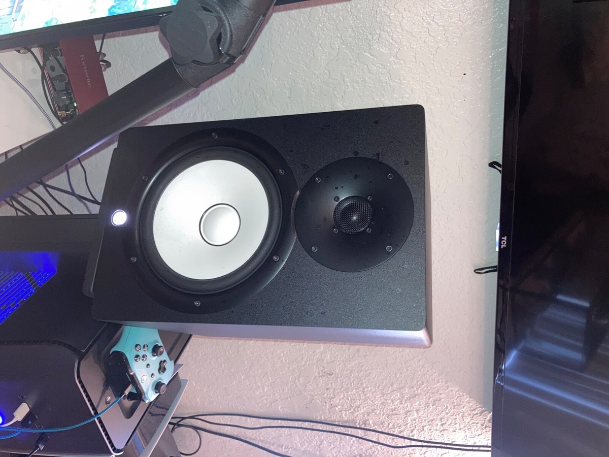 Yamaha HS8 8-Inch Powered Studio Monitor, Black (Pair) Check