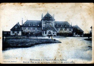 LAVAULT-SAINTE-ANNE / BOIS DE LA BROSSE (03) GIRLS SCHOOL / Ets de LA CHARITE