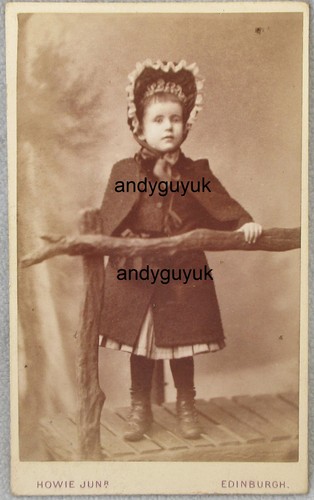 CDV MÄDCHEN UMHANG SCHLEIFE BAND HAUBE KLEID ROCK MODE HOWIE EDINBURGH ANTIK