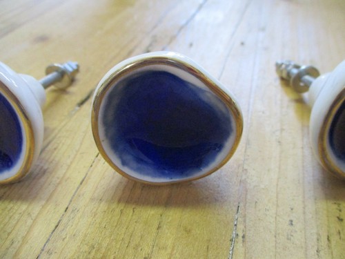10 DRAWER PULLS BLUE & GOLD MID-CENTURY VINTAGE STYLE CERAMIC BIN DRESSER PULL - Picture 5 of 8