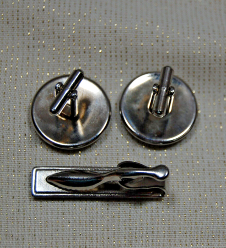 Swank Set Clip Gemello e Cravatta Silvertone Ornato Filigrana e Marcasite In Scatola - Foto 6 di 6