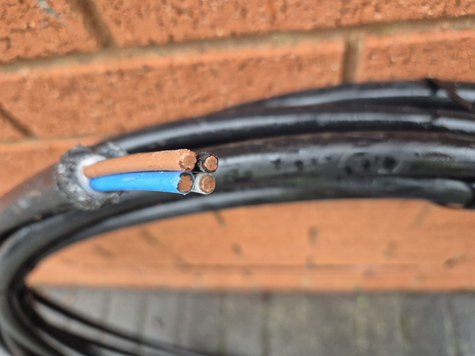 4mm 4 Core Armoured Cable.