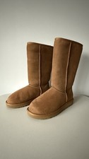 UGG Tall Chestnut Boots Size 5 NWOT