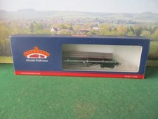 BACHMANN  30 TON BOGIE BOLSTER WITH PIPE LOAD BR GREY. CAT NO.33-929