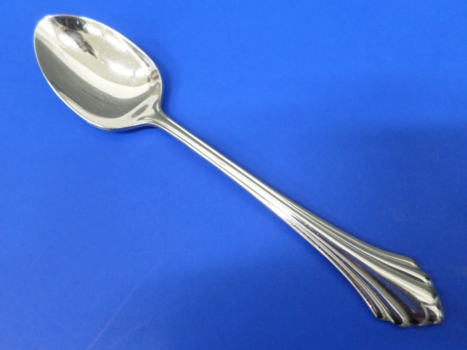 5 - Cubiertos Oneida BANCROFT de acero inoxidable brillante EE. UU. 6" CUCHARADITAS Foto 4 de 4