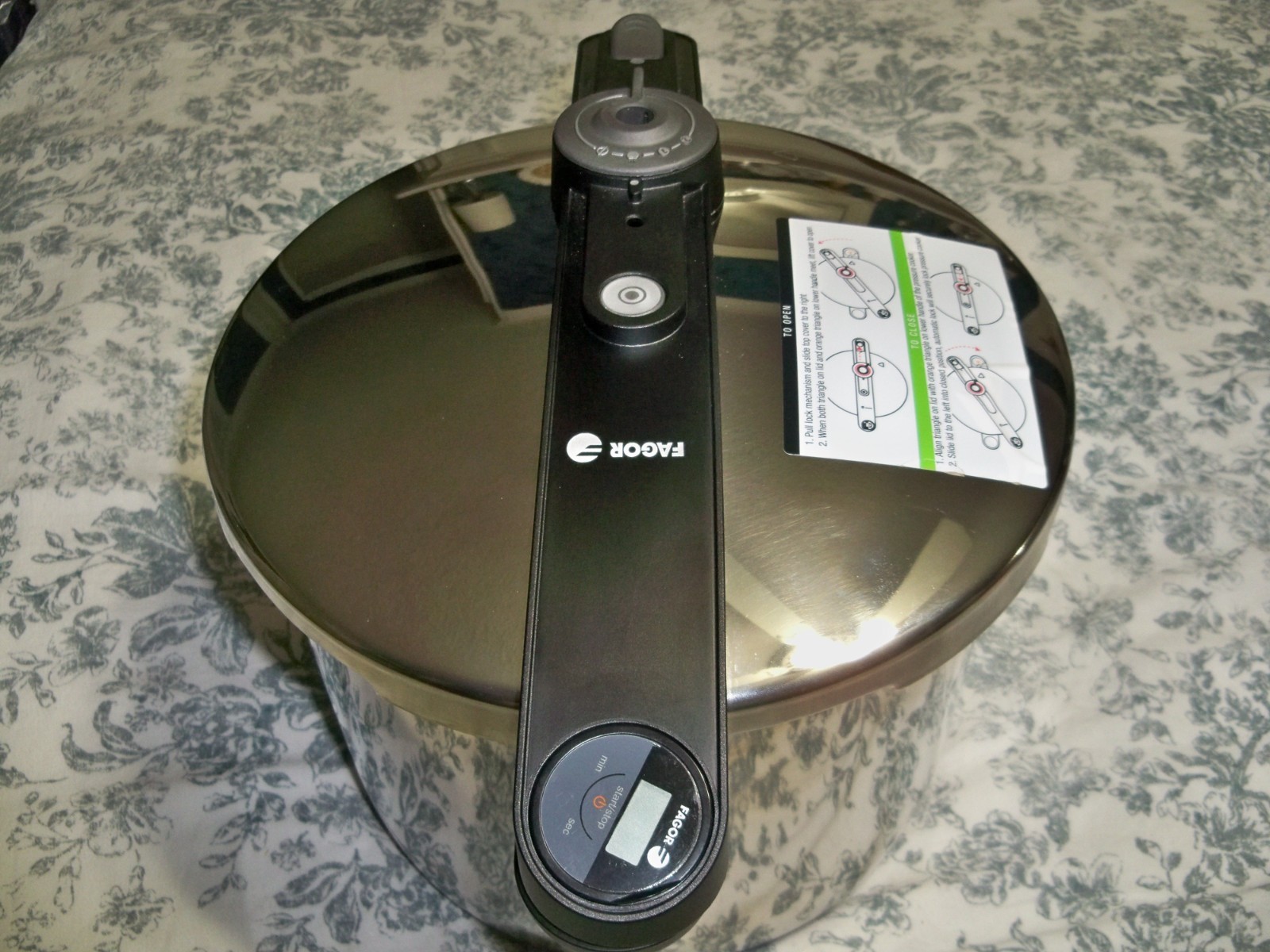 Fagor Chef Series 9.3L Pressure Cooker Pot + Manual + Steamer Basket - USED ONCE