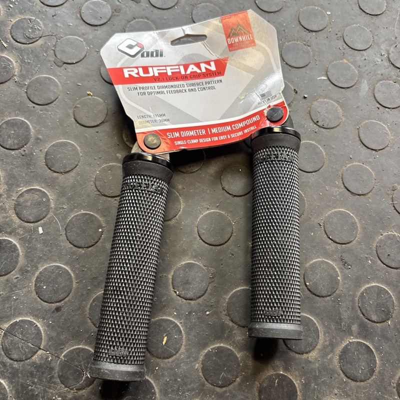 ODI Ruffian V2.1 MTB Lock On Grips 135mm - Black