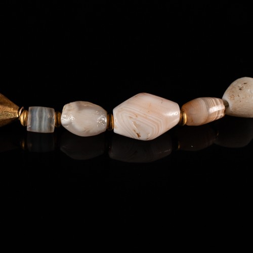 Roman Gold Pearl Agate Pearl Necklace - Picture 8 of 8