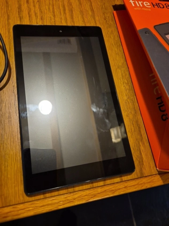 Amazon Fire HD 8 (7th Generation) 32 GB, 8 in - Good condition (SX034QT) - Image 2 of 4